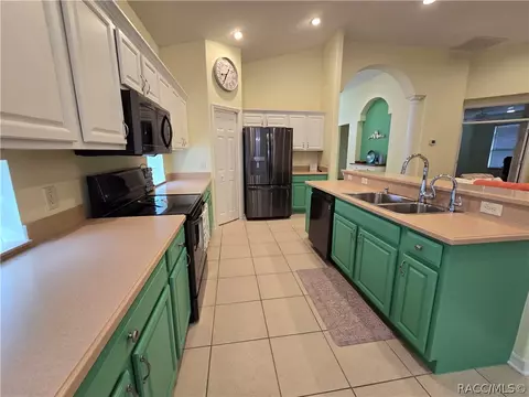 Kitchen - 619 W Doerr Path, Hernando, FL 34442 photo 3 of 3