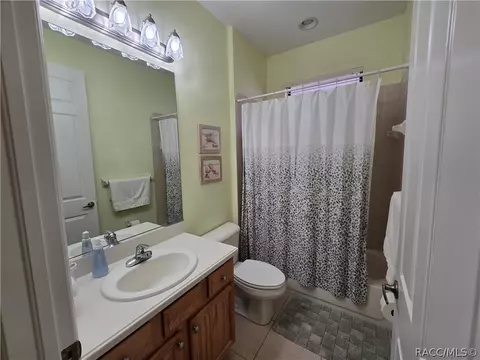 Bath - 619 W Doerr Path, Hernando, FL 34442 photo 3 of 3