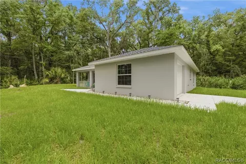 Exterior - 21 River Trail Dr, Inglis, FL 34449 photo 8 of 8