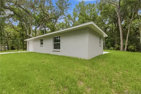 Exterior - 21 River Trail Dr, Inglis, FL 34449 photo 6 of 8