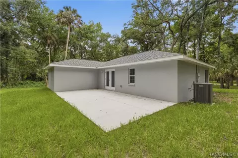 Exterior - 21 River Trail Dr, Inglis, FL 34449 photo 3 of 8