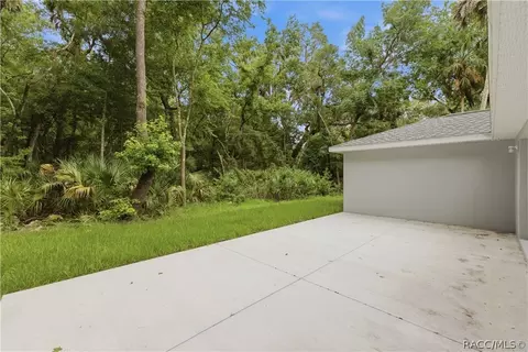 Exterior - 21 River Trail Dr, Inglis, FL 34449 photo 4 of 8