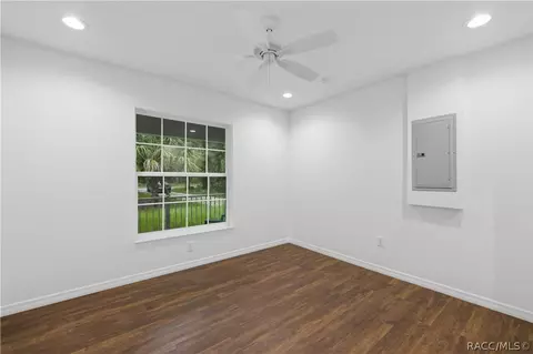 Bedroom - 21 River Trail Dr, Inglis, FL 34449 photo 2 of 5