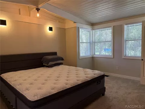 Bedroom - 6466 N Lakeside Dr, Hernando, FL 34442 photo 2 of 3