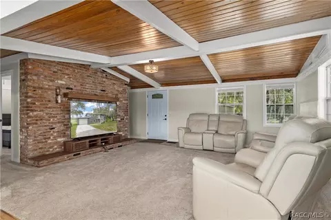 Living - 6466 N Lakeside Dr, Hernando, FL 34442 photo 4 of 5