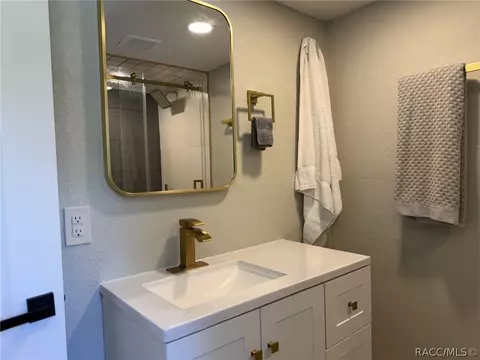 Bath - 6466 N Lakeside Dr, Hernando, FL 34442 photo 1 of 4