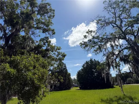 3352 S Junket Dr, Homosassa, FL 34448