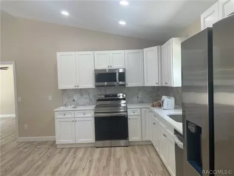 Kitchen - 6532 N Iris Dr, Hernando, FL 34442 photo 1 of 2