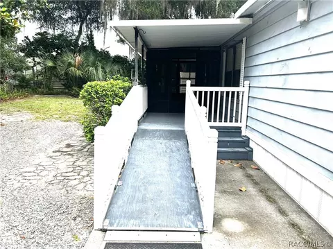 3935 E Lake Park Dr, Hernando, FL 34442 photo 5