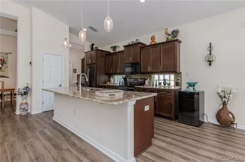 Kitchen - 639 W Doerr Path, Hernando, FL 34442 photo 2 of 4