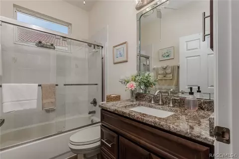 Bath - 639 W Doerr Path, Hernando, FL 34442 photo 1 of 3