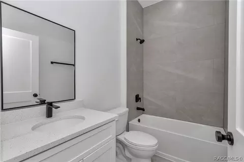 Bath - 225 E Caldwell Dr, Dunnellon, FL 34434 photo 4 of 4