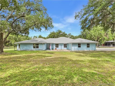10274 N Rousseau Dr, Dunnellon, FL 34433