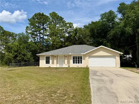 2720 W Royal Palm Dr, Citrus Springs, FL 34434