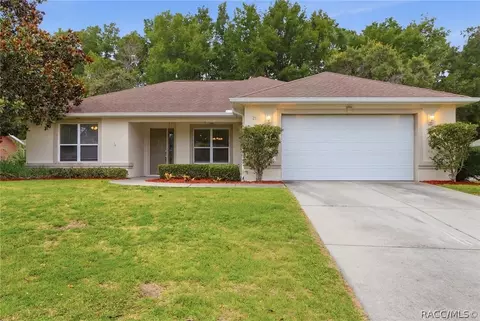 23 Pine St, Homosassa, FL 34446