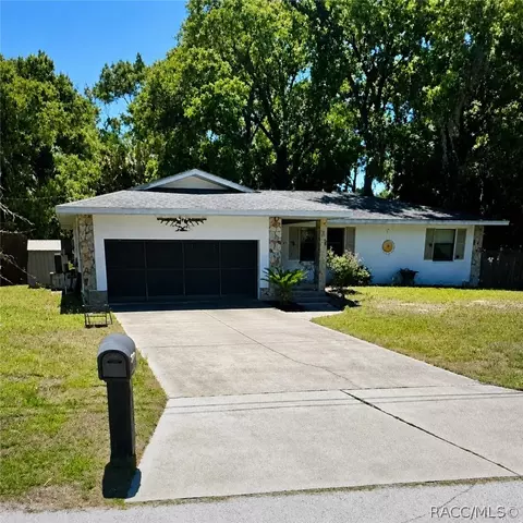 9584 W Plantation Ln, Crystal River, FL 34429