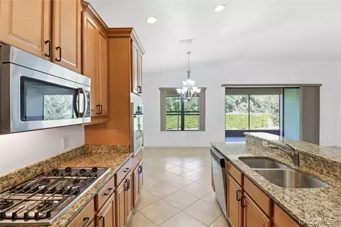 Kitchen - 1027 W Skyview Crossing Dr, Hernando, FL 34442 photo 3 of 4
