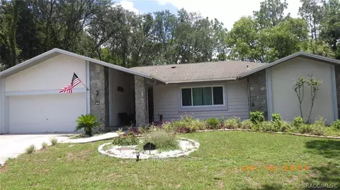11 Dahoon Ct S, Homosassa, FL 34446