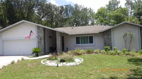 11 Dahoon Ct S, Homosassa, FL 34446