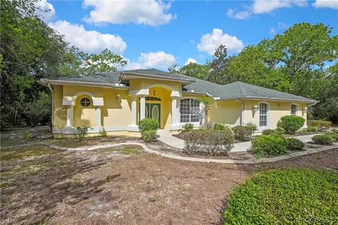 30 Cyclamen Ct, Homosassa, FL 34446