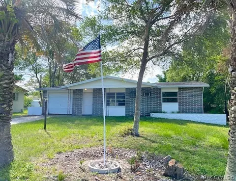 37 S Monroe St, Beverly Hills, FL 34465