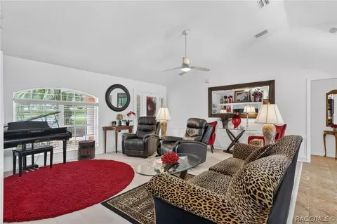 Living - 507 E Gilchrist Ct, Hernando, FL 34442 photo 3 of 4