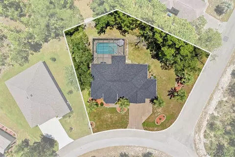 10 Cyclamen Ct W, Homosassa, FL 34446