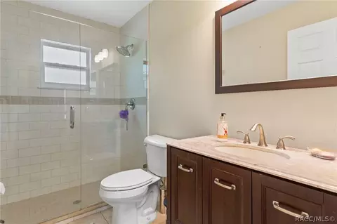 Bath - 4826 E Amherst St, Hernando, FL 34442 photo 1 of 2