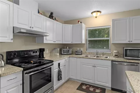 Kitchen - 4826 E Amherst St, Hernando, FL 34442 photo 3 of 4