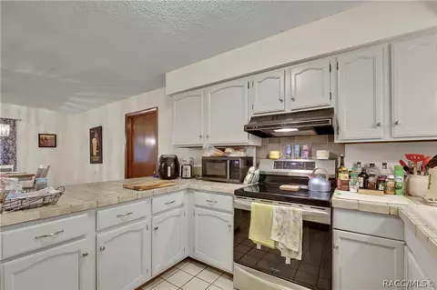 Kitchen - 1931 SE 39th St, Ocala, FL 34480 photo 3 of 3