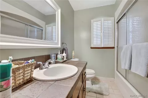 Bath - 1931 SE 39th St, Ocala, FL 34480 photo 2 of 4