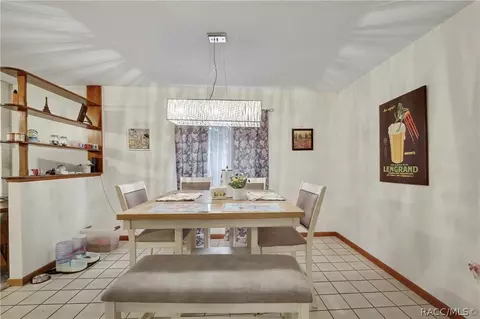 Dining - 1931 SE 39th St, Ocala, FL 34480 photo 3 of 3