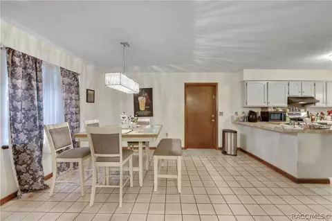 Dining - 1931 SE 39th St, Ocala, FL 34480 photo 1 of 3