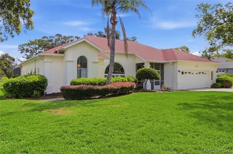 9401 Merriweather Dr, Weeki Wachee, FL 34613