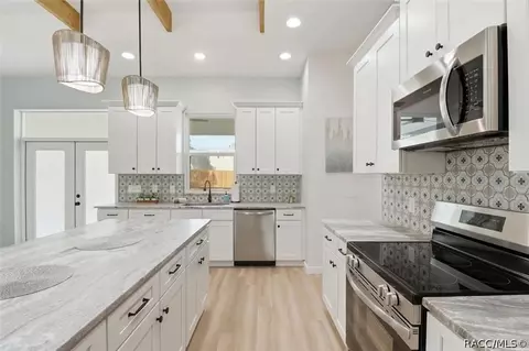Kitchen - 3968 N Indianhead Rd, Hernando, FL 34442 photo 2 of 4