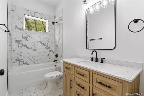 Bath - 3968 N Indianhead Rd, Hernando, FL 34442 photo 3 of 4