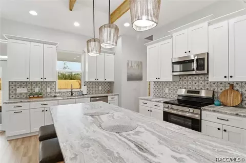 Kitchen - 3968 N Indianhead Rd, Hernando, FL 34442 photo 1 of 4