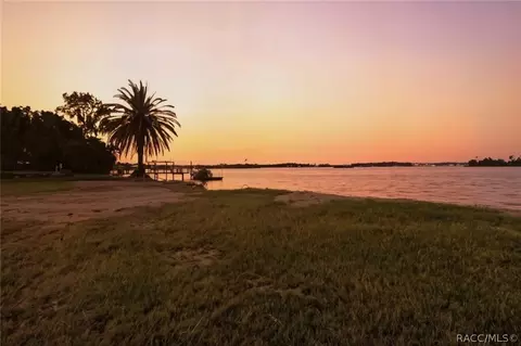 9729 W Wynn Ct, Crystal River, FL 34429