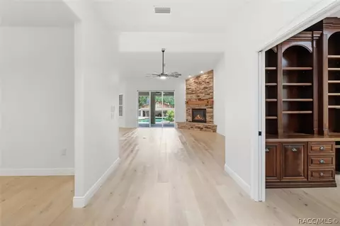 Entry Way - 91 S School Ave, Lecanto, FL 34461 photo 2 of 3
