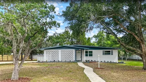 7240 W Avocado St, Crystal River, FL 34429