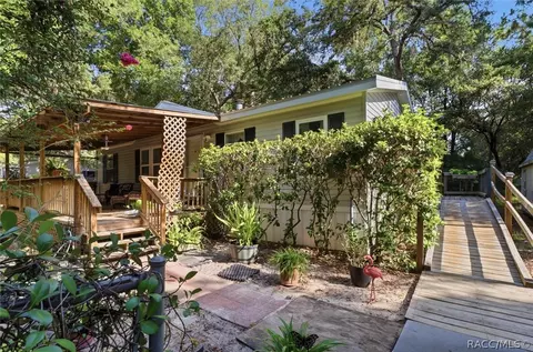 6845 W Jackson Ln, Homosassa, FL 34448