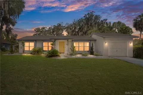 222 S Hunting Lodge Dr, Inverness, FL 34453