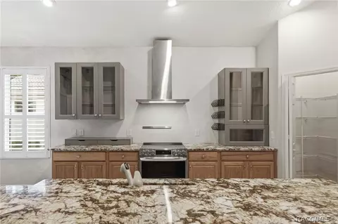 Kitchen - 653 W Doerr Path, Hernando, FL 34442 photo 3 of 6