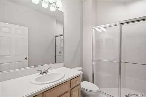Bath - 653 W Doerr Path, Hernando, FL 34442 photo 4 of 5