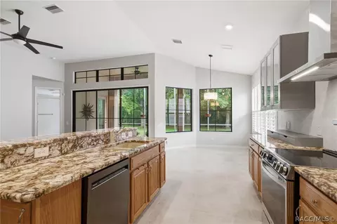 Kitchen - 653 W Doerr Path, Hernando, FL 34442 photo 2 of 6