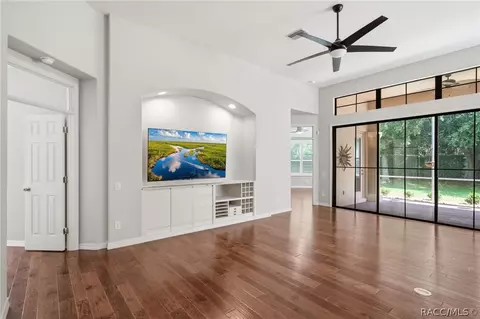 Living - 653 W Doerr Path, Hernando, FL 34442 photo 3 of 7