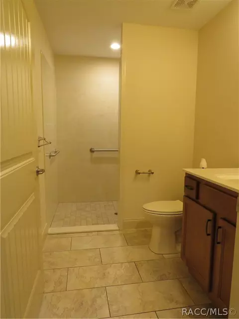 Bath - 6229 SE 12th Pl, Ocala, FL 34470 photo 5 of 6