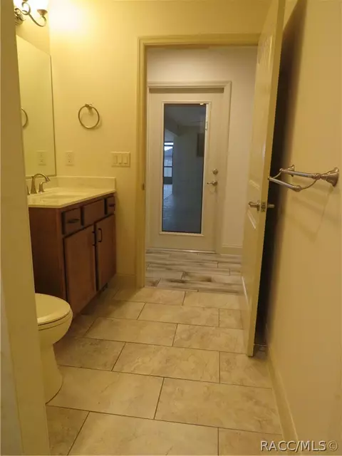 Bath - 6229 SE 12th Pl, Ocala, FL 34470 photo 6 of 6