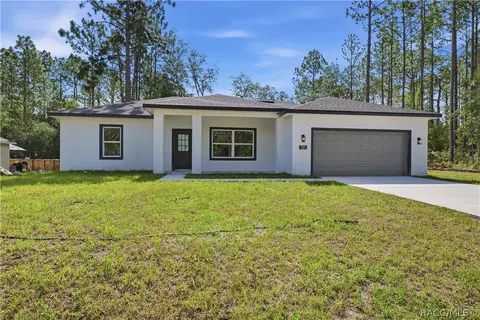 7605 N Santos Dr, Citrus Springs, FL 34434