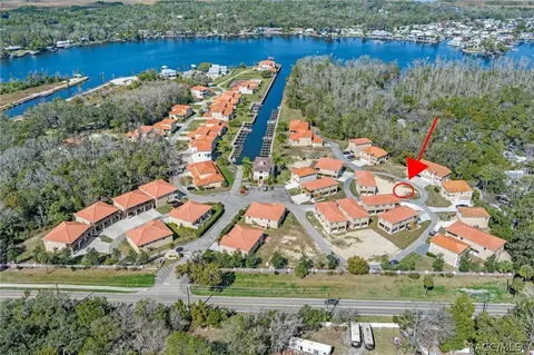 10228 W Middleburg Loop, Homosassa, FL 34448